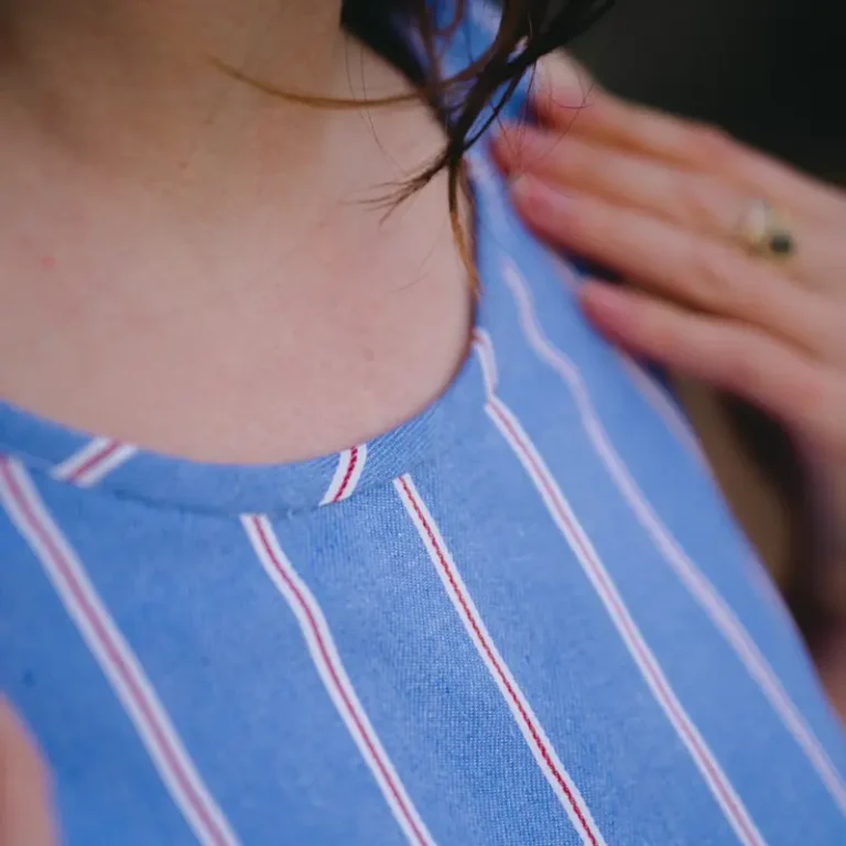 Patron plastron et pull sans manches femme BRISBANE par Ikatee