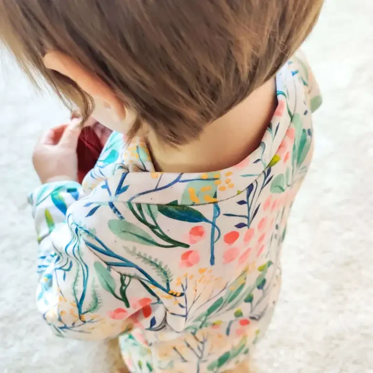 LITCHI : t-shirt, sweat et robe en un patron par Klafoutis