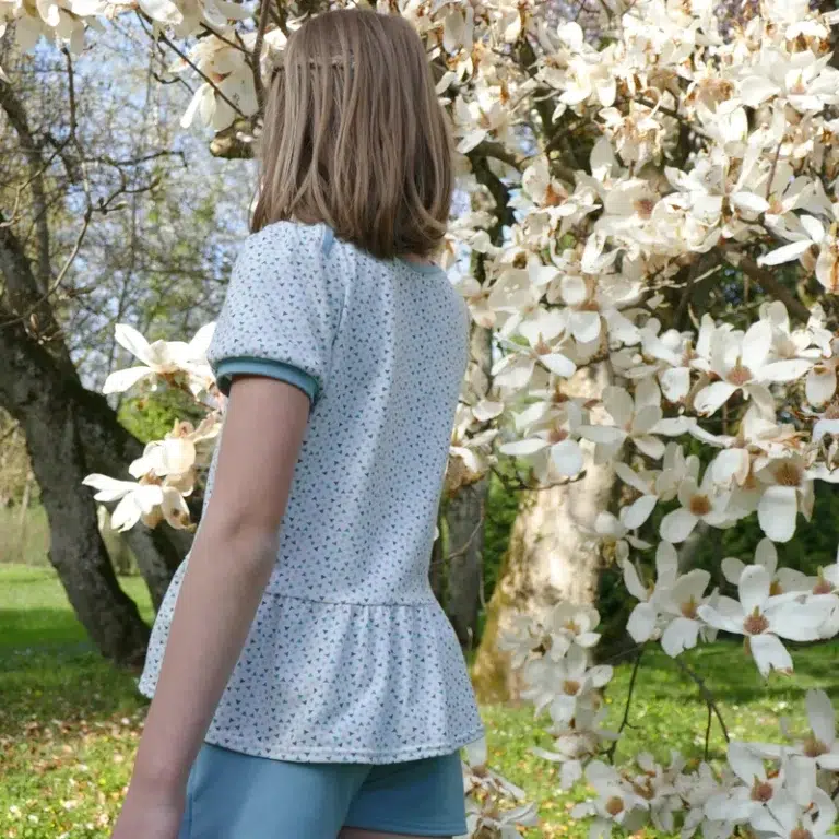 Patron de couture tee-shirt fille Sohel Petits D'om, modèle cousu photo 3